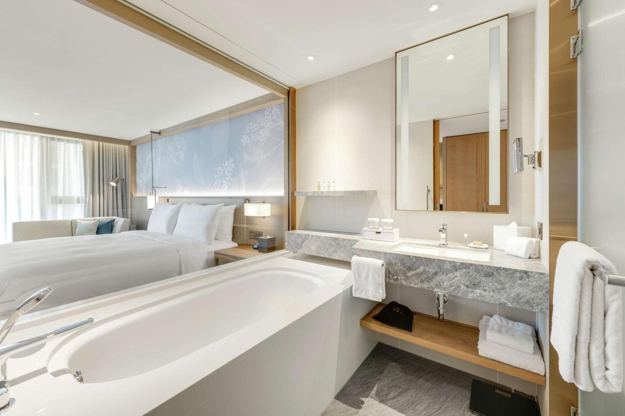 Doubletree By Hilton Taipei Zhongshan Exteriör bild