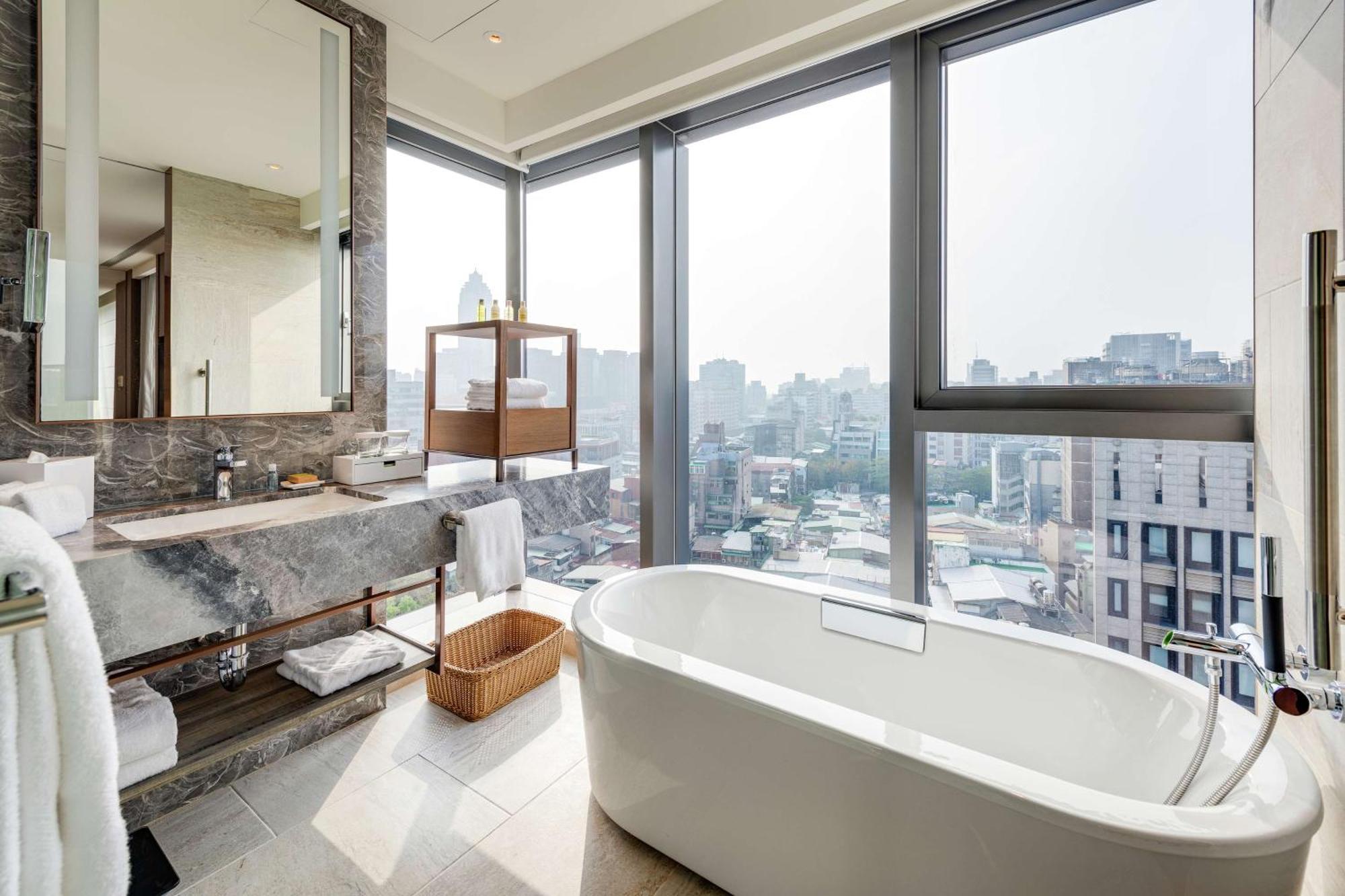 Doubletree By Hilton Taipei Zhongshan Exteriör bild