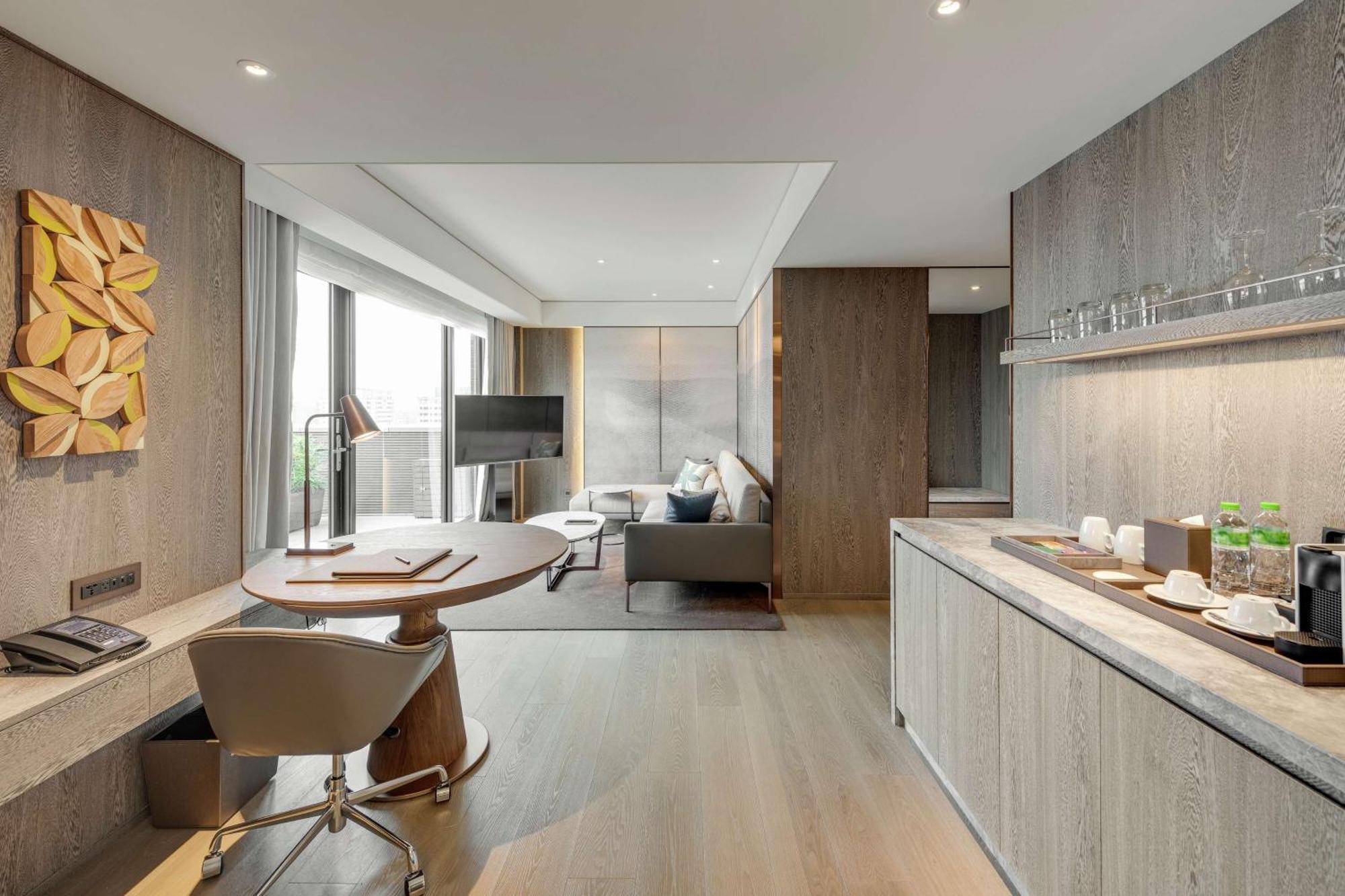 Doubletree By Hilton Taipei Zhongshan Exteriör bild