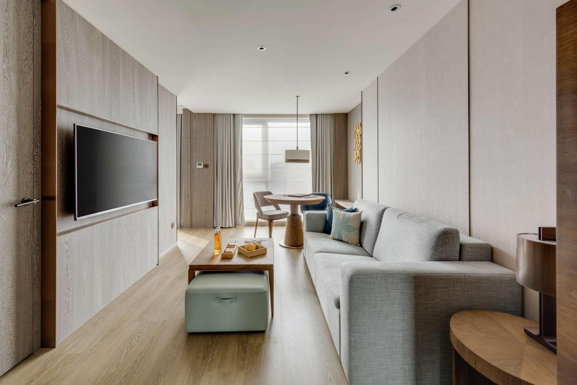 Doubletree By Hilton Taipei Zhongshan Exteriör bild
